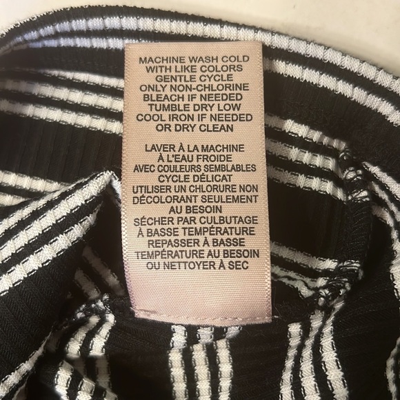 Philosophy Republic V Neck Striped Top Black and White Size Small NWT - Picture 10 of 10